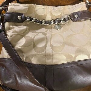 Coach Signature Chain Duffle Handbag
Crossbody Shoulder Bag *Rare* PreLoved